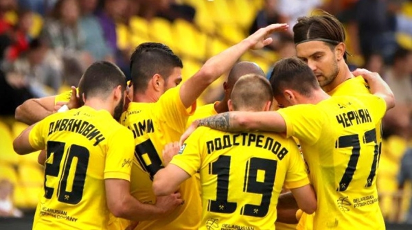 "Шахтер" догнал футболистов БАТЭ в чемпионате Беларуси "Шахтер" догнал футболистов БАТЭ в чемпионате Беларуси