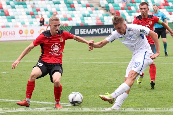 Минское "Динамо" и "Славия" сыграли вничью в чемпионате Беларуси