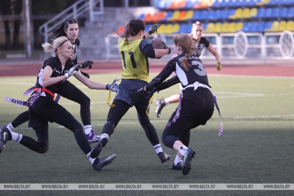 ФОТОФАКТ: В Минске прошел чемпионат Беларуси по флаг-футболу среди мужских и женских команд ФОТОФАКТ: В Минске прошел чемпионат Беларуси по флаг-футболу среди мужских и женских команд