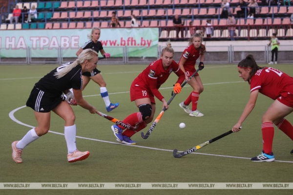 ФОТОФАКТ: Хоккеистки "Минска" одержали победу над гродненским "Ритмом" со счетом 3:2