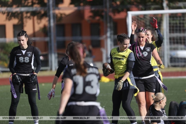 ФОТОФАКТ: В Минске прошел чемпионат Беларуси по флаг-футболу среди мужских и женских команд ФОТОФАКТ: В Минске прошел чемпионат Беларуси по флаг-футболу среди мужских и женских команд