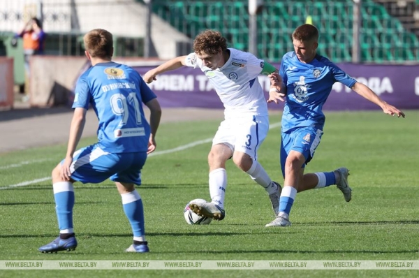 Минское "Динамо" догнало футболистов "Шахтера" в чемпионате Беларуси Минское "Динамо" догнало футболистов "Шахтера" в чемпионате Беларуси