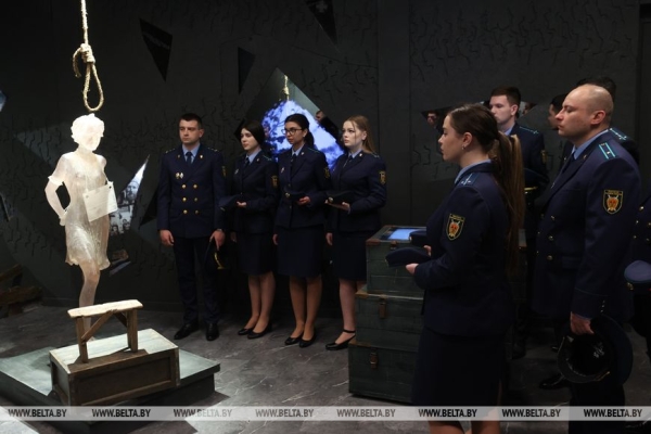 Генпрокуратура передала в МК "Хатынь" артефакты, добытые в ходе расследования уголовного дела о геноциде