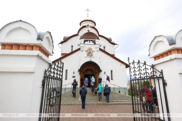 Радуница - радость вечной жизни: минчане поминают умерших близких Радуница - радость вечной жизни: минчане поминают умерших близких
