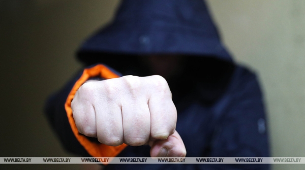 Житель Борисова несколько месяцев истязал несовершеннолетнюю дочь Житель Борисова несколько месяцев истязал несовершеннолетнюю дочь