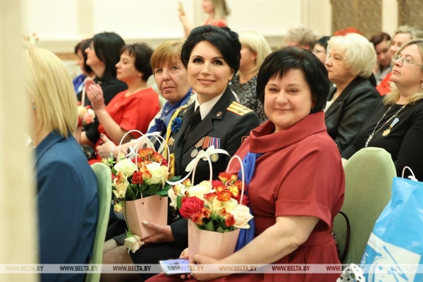 Победительниц конкурса "Женщина года - 2022" наградили в Минске