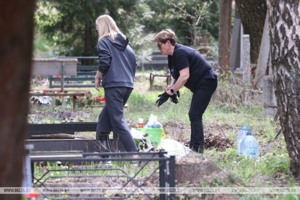 "Сильны традициями". Белорусы поминают своих предков "Сильны традициями". Белорусы поминают своих предков