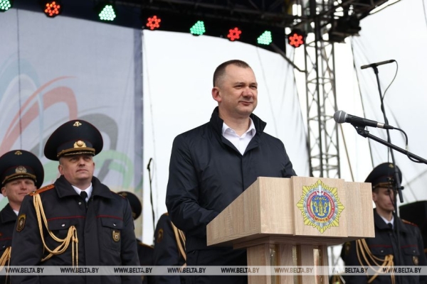 Рев моторов, выступление ОМОНа и кинологов. Как в Минске праздновали столетие БФСО "Динамо" Рев моторов, выступление ОМОНа и кинологов. Как в Минске праздновали столетие БФСО "Динамо"