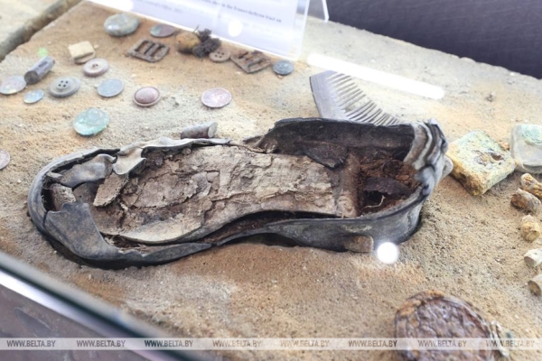 Генпрокуратура передала в МК "Хатынь" артефакты, добытые в ходе расследования уголовного дела о геноциде