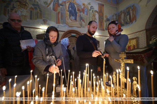 Радуница - радость вечной жизни: минчане поминают умерших близких Радуница - радость вечной жизни: минчане поминают умерших близких