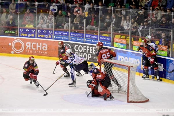 Лукашенко о финалистах чемпионата по хоккею: нам эти ребята подарили минуты, часы и дни прекрасного хоккея Лукашенко о финалистах чемпионата по хоккею: нам эти ребята подарили минуты, часы и дни прекрасного хоккея