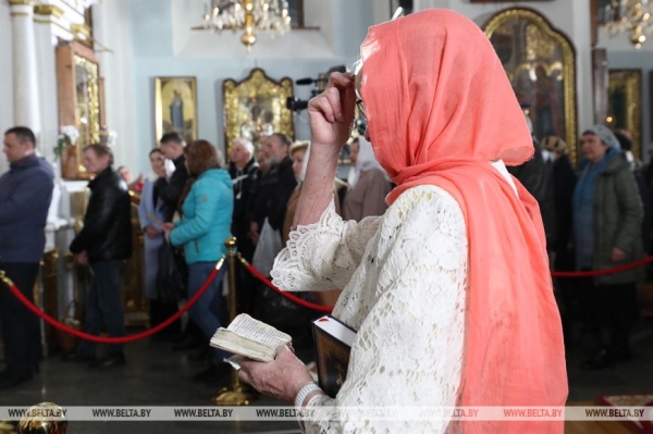 Православные верующие празднуют Пасху
