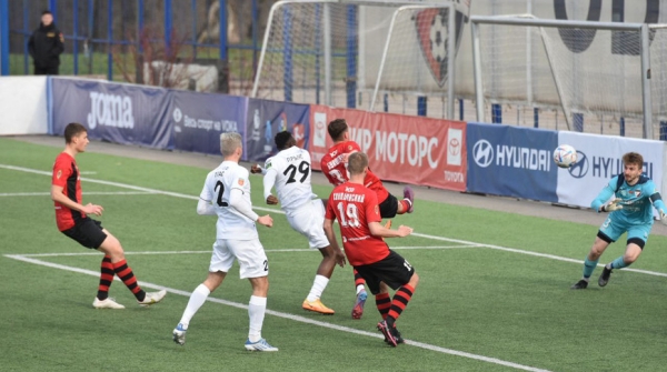 "Ислочь" догнала минское "Динамо" в футбольном чемпионате Беларуси "Ислочь" догнала минское "Динамо" в футбольном чемпионате Беларуси