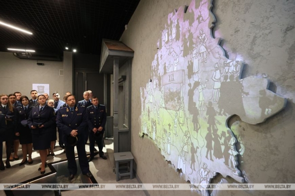 Генпрокуратура передала в МК "Хатынь" артефакты, добытые в ходе расследования уголовного дела о геноциде