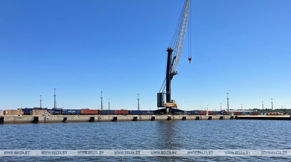 Лукашенко оценил ход строительства портов для белорусских грузов в Санкт-Петербурге и Мурманске Лукашенко оценил ход строительства портов для белорусских грузов в Санкт-Петербурге и Мурманске