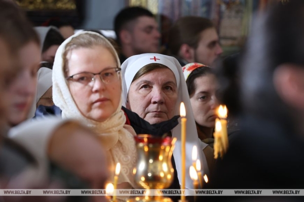 ФОТОФАКТ: Торжественные богослужения на Светлое Христово Воскресение