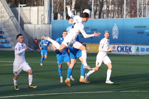 Минское "Динамо" разгромило футболистов "Ислочи" в чемпионате Беларуси Минское "Динамо" разгромило футболистов "Ислочи" в чемпионате Беларуси