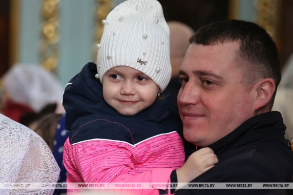 Православные верующие празднуют Пасху