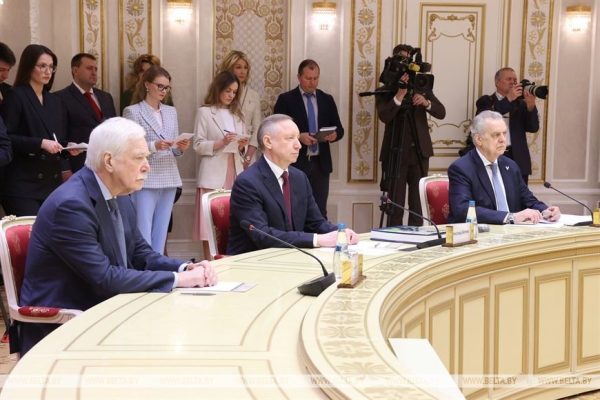 Лукашенко о сотрудничестве Беларуси с Санкт-Петербургом: результаты впечатляют Лукашенко о сотрудничестве Беларуси с Санкт-Петербургом: результаты впечатляют