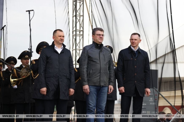 Рев моторов, выступление ОМОНа и кинологов. Как в Минске праздновали столетие БФСО "Динамо" Рев моторов, выступление ОМОНа и кинологов. Как в Минске праздновали столетие БФСО "Динамо"