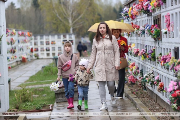 Радуница - радость вечной жизни: минчане поминают умерших близких Радуница - радость вечной жизни: минчане поминают умерших близких