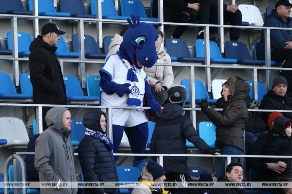 Минское "Динамо" разгромило футболистов "Ислочи" в чемпионате Беларуси Минское "Динамо" разгромило футболистов "Ислочи" в чемпионате Беларуси