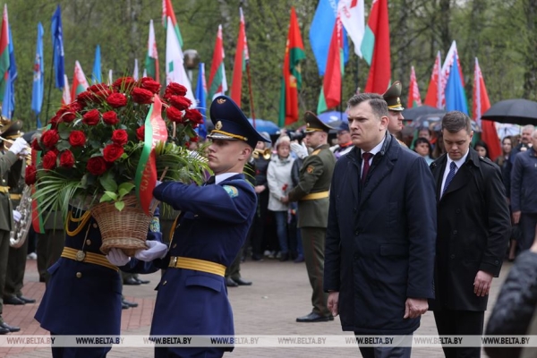 Луцкий об аварии на ЧАЭС: мы справились потому, что вся страна включилась в процесс ликвидации последствий Луцкий об аварии на ЧАЭС: мы справились потому, что вся страна включилась в процесс ликвидации последствий