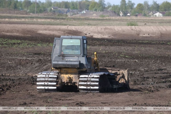 Лукашенко требует ускорить темпы мелиорации