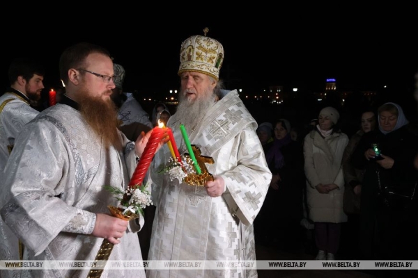 ФОТОФАКТ: Торжественные богослужения на Светлое Христово Воскресение