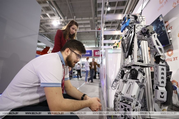 Головченко: в условиях внешнего давления нужно обеспечить технологическую независимость и цифровой суверенитет