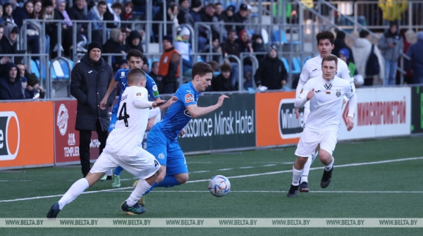 Минское "Динамо" разгромило футболистов "Ислочи" в чемпионате Беларуси Минское "Динамо" разгромило футболистов "Ислочи" в чемпионате Беларуси