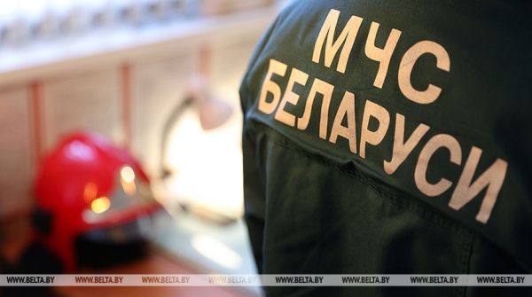 Спасатели в Борисове помогли ребенку, застрявшему ногой между металлическими сиденьями Спасатели в Борисове помогли ребенку, застрявшему ногой между металлическими сиденьями