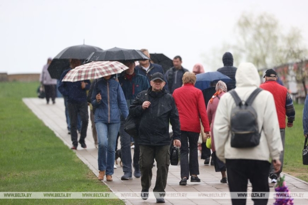 Радуница - радость вечной жизни: минчане поминают умерших близких Радуница - радость вечной жизни: минчане поминают умерших близких