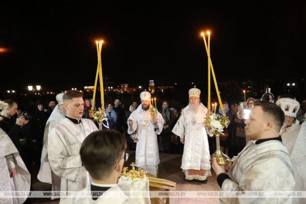 ФОТОФАКТ: Торжественные богослужения на Светлое Христово Воскресение