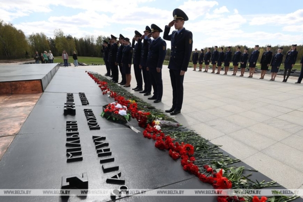 Генпрокуратура передала в МК "Хатынь" артефакты, добытые в ходе расследования уголовного дела о геноциде