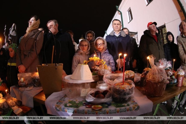 ФОТОФАКТ: Торжественные богослужения на Светлое Христово Воскресение