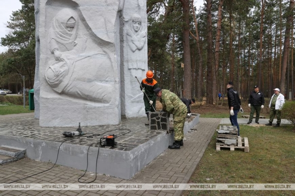 ФОТОРЕПОРТАЖ: Республиканский субботник проходит в Беларуси ФОТОРЕПОРТАЖ: Республиканский субботник проходит в Беларуси