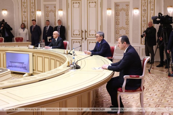 Лукашенко предложил партнерам по СНГ скоординированно преобразовывать судебную сферу Лукашенко предложил партнерам по СНГ скоординированно преобразовывать судебную сферу