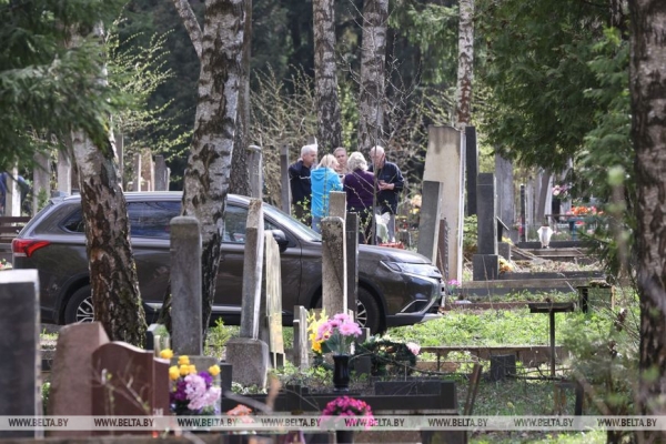 "Сильны традициями". Белорусы поминают своих предков "Сильны традициями". Белорусы поминают своих предков