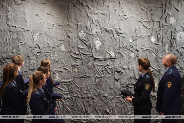 Генпрокуратура передала в МК "Хатынь" артефакты, добытые в ходе расследования уголовного дела о геноциде