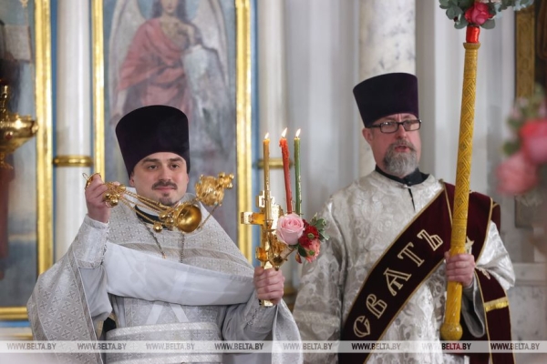 ФОТОФАКТ: Торжественные богослужения на Светлое Христово Воскресение