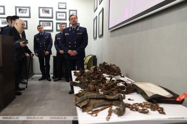 Генпрокуратура передала в МК "Хатынь" артефакты, добытые в ходе расследования уголовного дела о геноциде