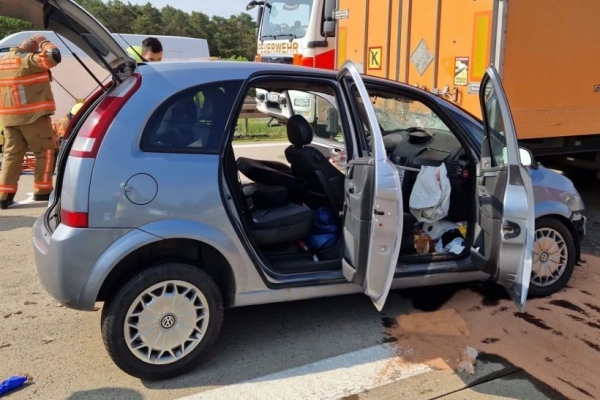 Под Берлином спасатели вырезали из машины попавшего в ДТП белоруса Под Берлином спасатели вырезали из машины попавшего в ДТП белоруса