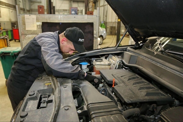 Белорусы арендовали под Варшавой бывшую автомойку и открыли СТО. Выгодно?