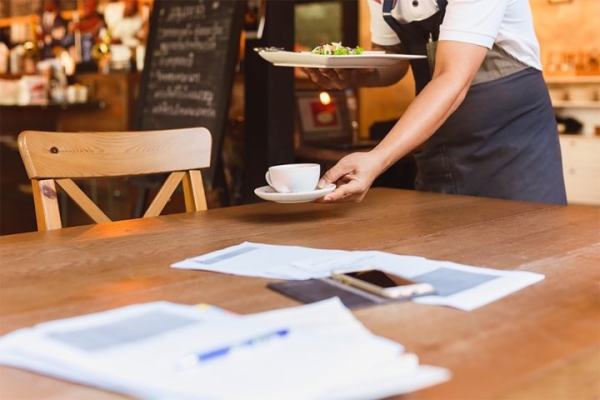 Белорусы стали больше тратить в магазинах и кафе