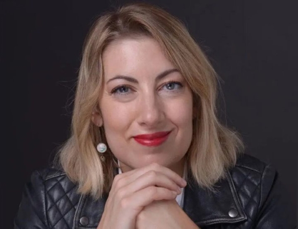 Девушка заработала за год $115 000, пользуясь помощью искусственного интеллекта Девушка заработала за год $115 000, пользуясь помощью искусственного интеллекта