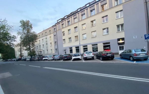 «В месяц получается 5 000 злотых». Белорус устроился на работу в польское такси и рассказал о своём доходе