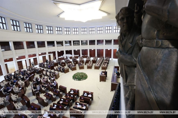 Депутаты приняли в первом чтении законопроект об изменении закона о СМИ Депутаты приняли в первом чтении законопроект об изменении закона о СМИ