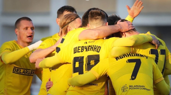 Футболисты "Шахтера" вышли в лидеры чемпионата Беларуси