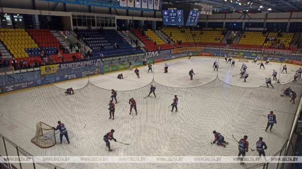 Хоккеисты "Металлурга" сравняли счет в финальной серии Кубка Президента против "Немана" Хоккеисты "Металлурга" сравняли счет в финальной серии Кубка Президента против "Немана"